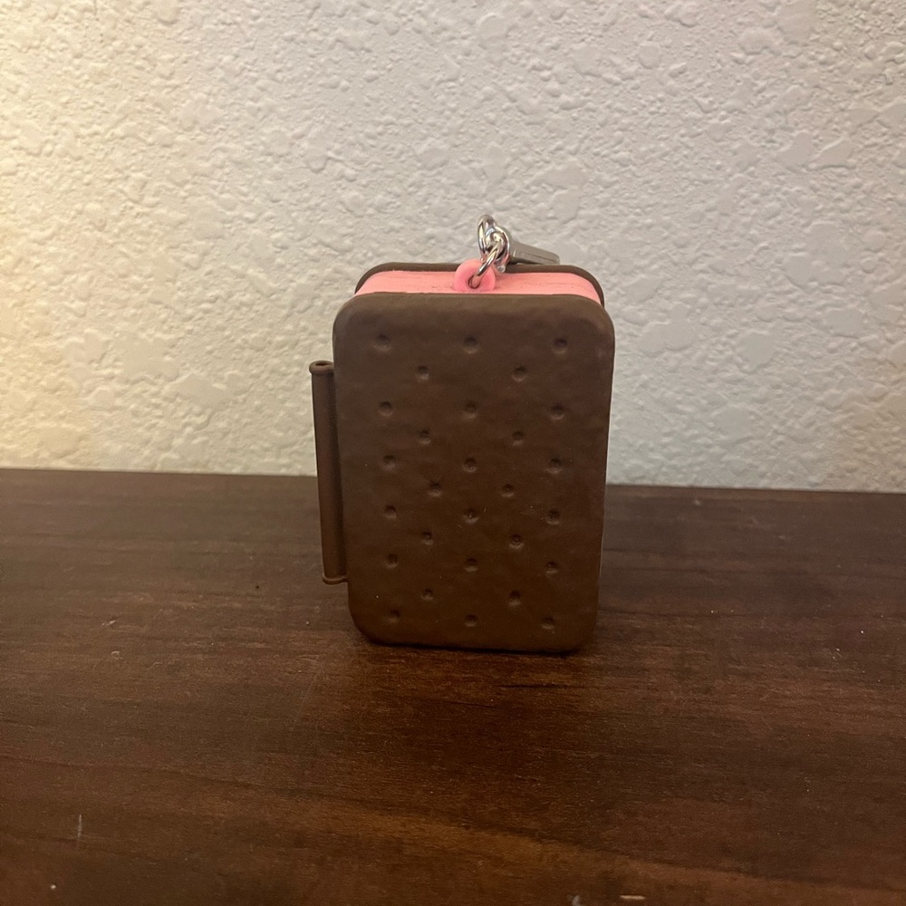 Bath & Body Works Neapolitan Ice Cream Sandwich Pocketbac Holder